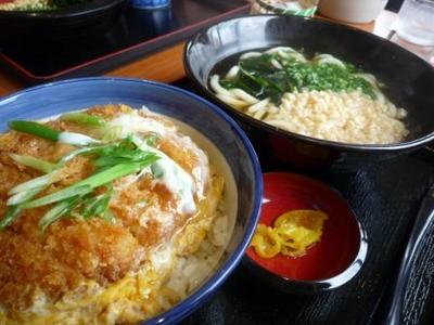 浦添市牧港 手打うどん総本家 得得のチキンカツ丼ランチで温かいうどん¥750