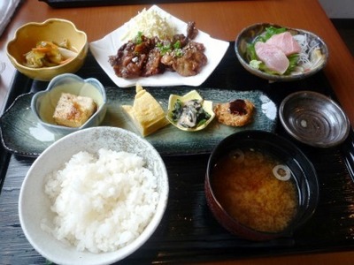 中城にある まぐろ亭のまぐろ亭ランチ¥1,380