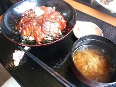 中城にある まぐろ亭の漬けまぐろ丼¥1,200