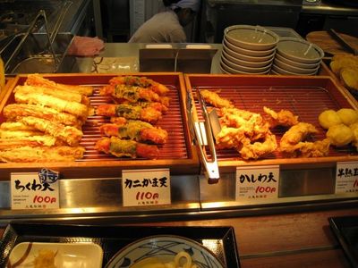 讃岐釜揚げうどん 丸亀製麺 宜野湾店のちくわ天・カニかま天・かしわ天